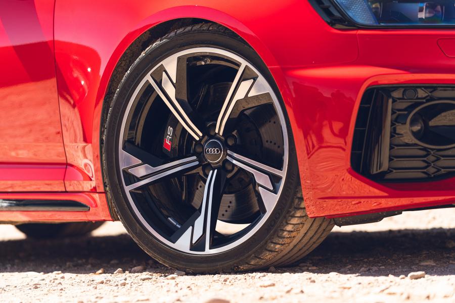 Колеса Audi RS4 Avant (B9) 2020 года  (UK) (фото 73 из 80)